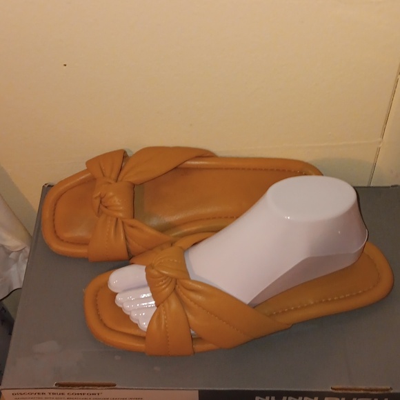 Women's Sandals Bandolino, Tan and brown Preowned, Size 6.5, - Picture 4 of 7